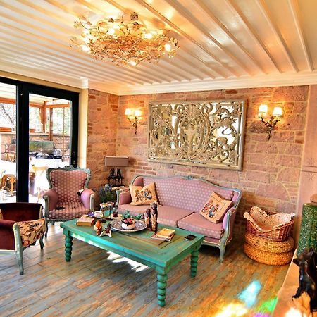 Fikretbey Konagi Hotel Ayvalik Bagian luar foto