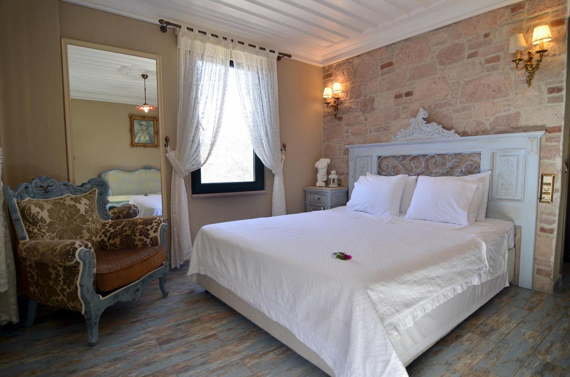 Fikretbey Konagi Hotel Ayvalik Bagian luar foto