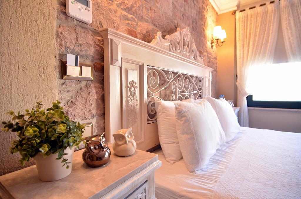 Fikretbey Konagi Hotel Ayvalik Bagian luar foto