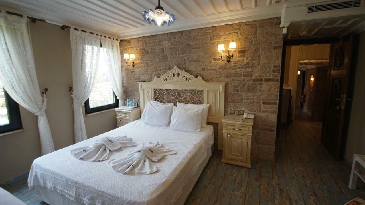 Fikretbey Konagi Hotel Ayvalik Bagian luar foto
