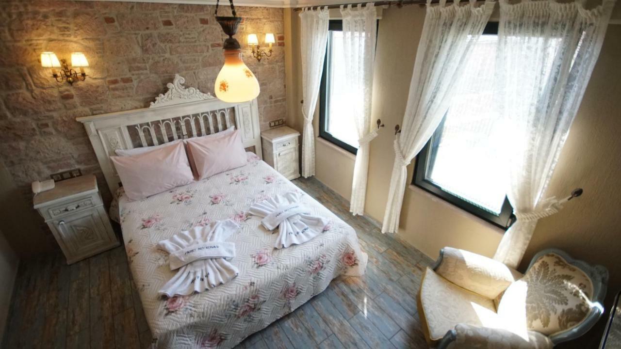 Fikretbey Konagi Hotel Ayvalik Bagian luar foto