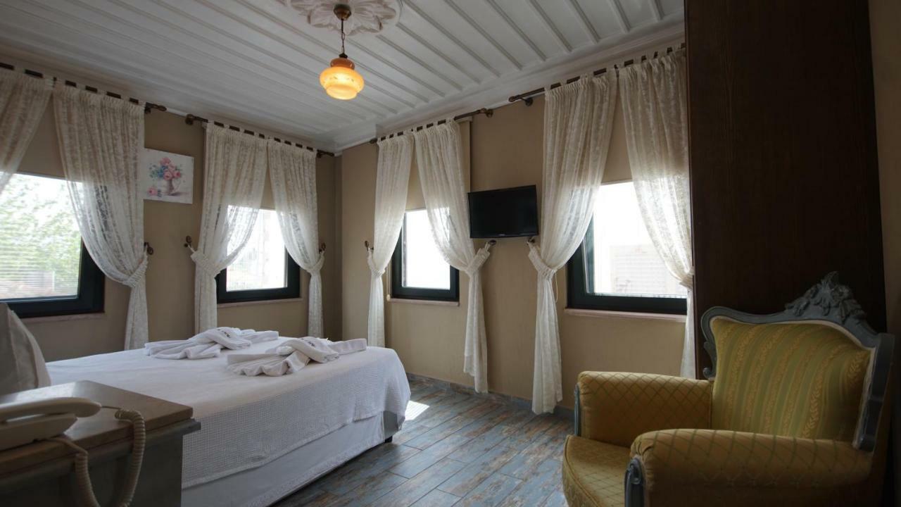 Fikretbey Konagi Hotel Ayvalik Bagian luar foto