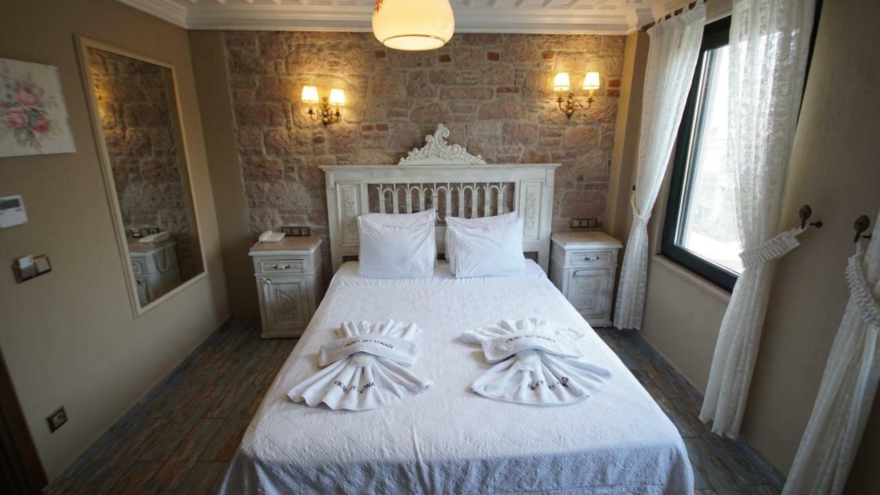 Fikretbey Konagi Hotel Ayvalik Bagian luar foto