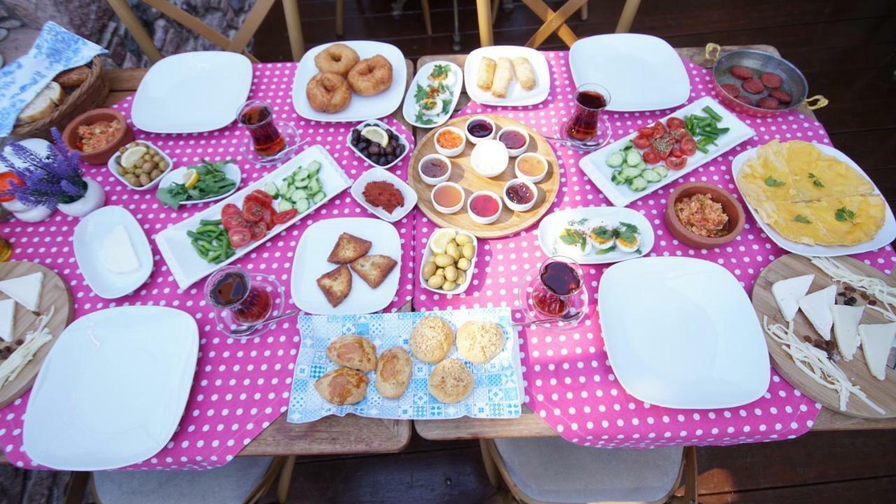 Fikretbey Konagi Hotel Ayvalik Bagian luar foto