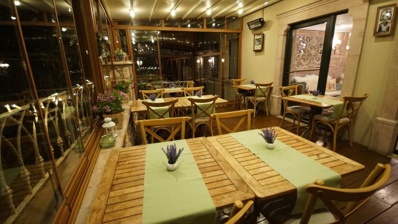 Fikretbey Konagi Hotel Ayvalik Bagian luar foto
