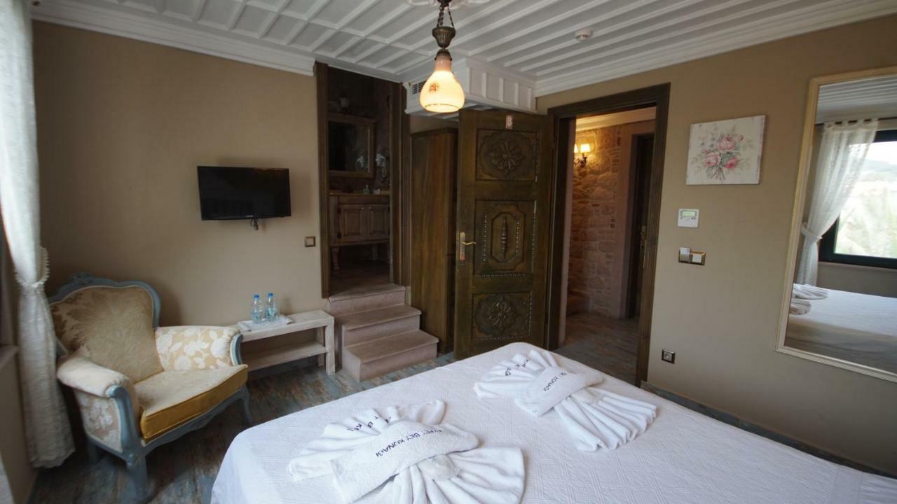 Fikretbey Konagi Hotel Ayvalik Bagian luar foto