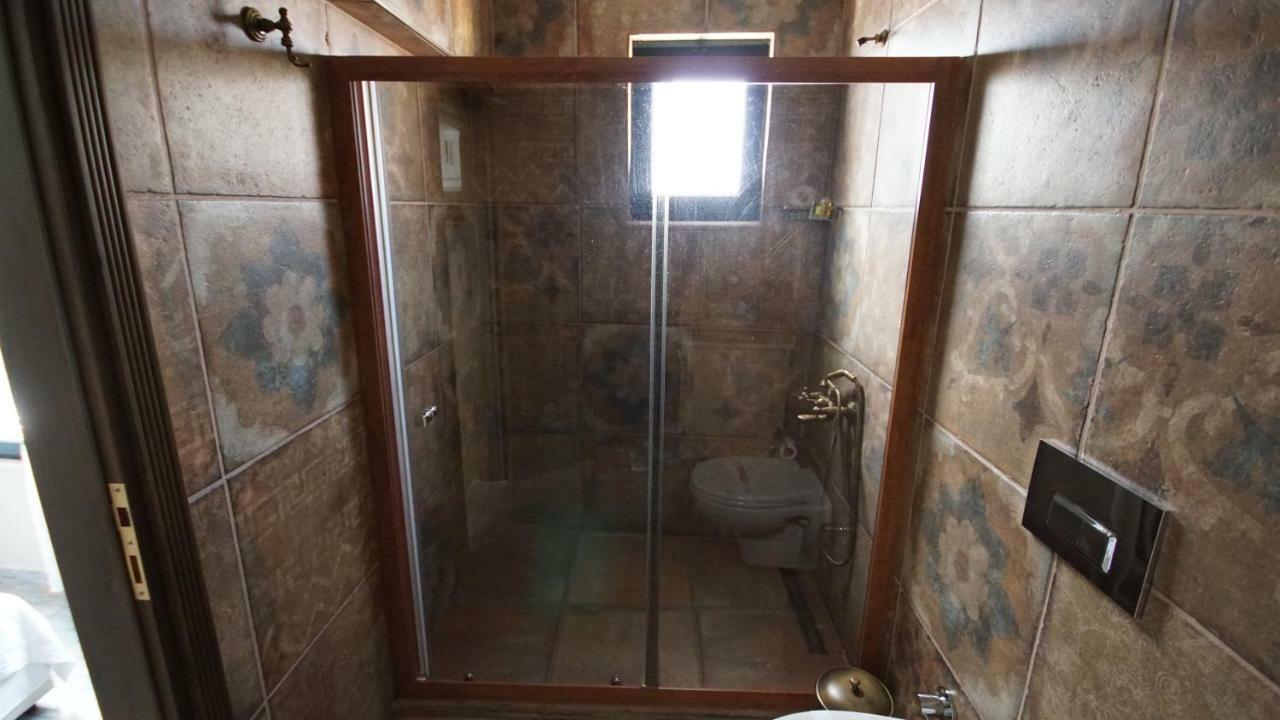 Fikretbey Konagi Hotel Ayvalik Bagian luar foto