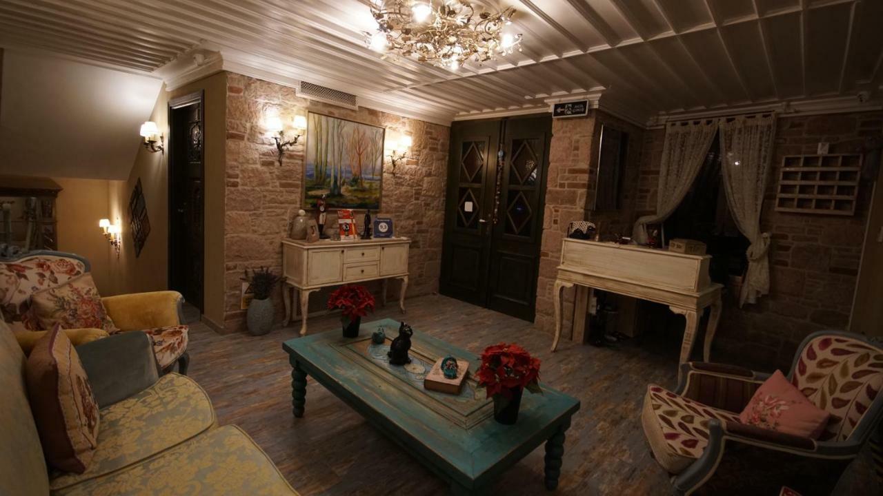 Fikretbey Konagi Hotel Ayvalik Bagian luar foto