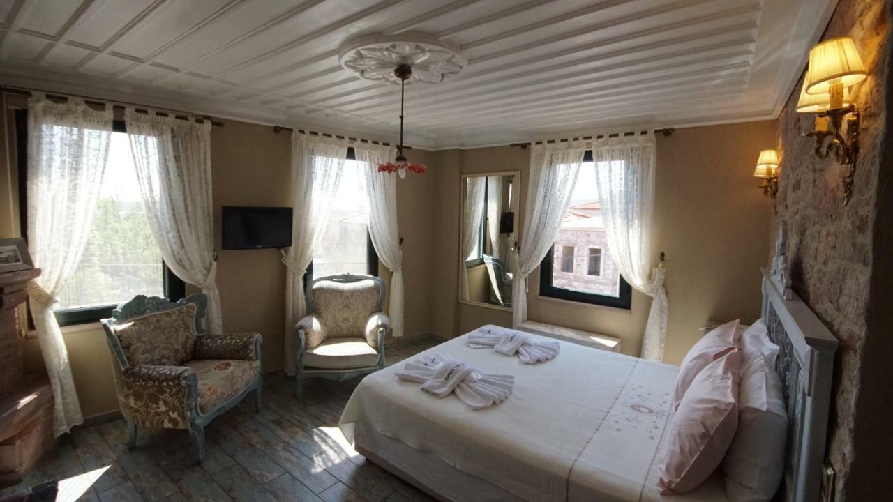 Fikretbey Konagi Hotel Ayvalik Bagian luar foto